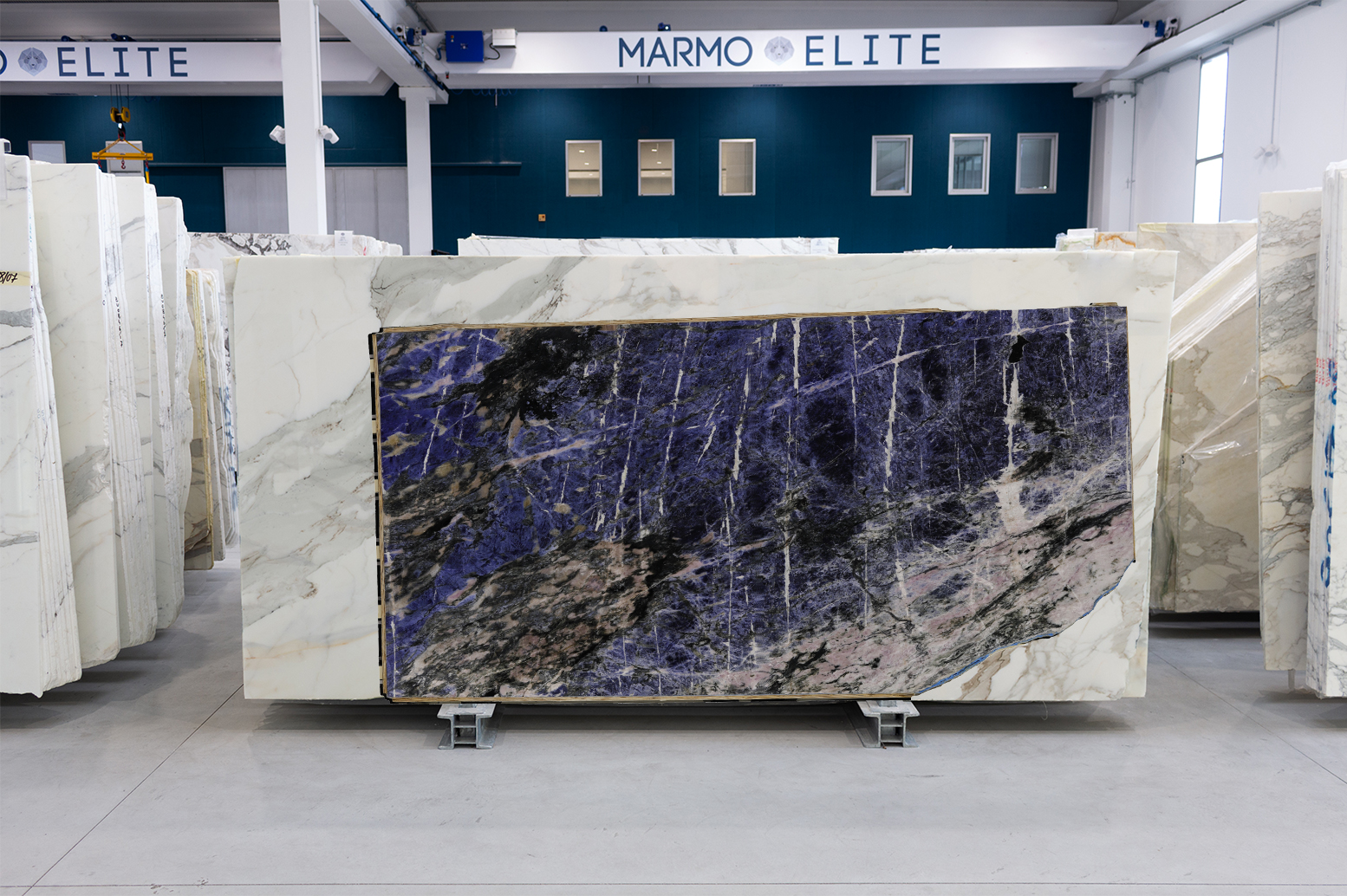 SODALITE BLUE ESSENTIAL