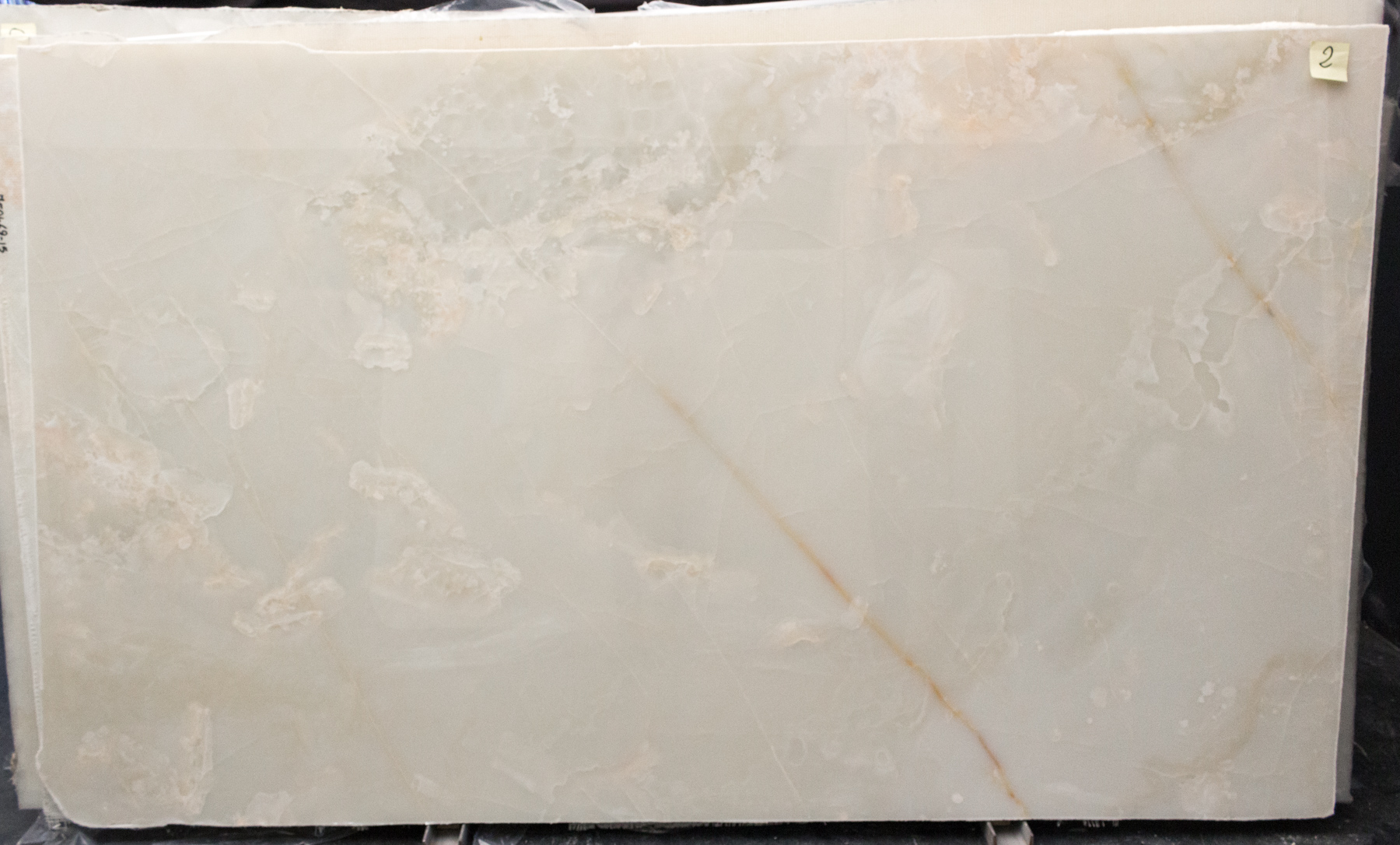 WHITE ONYX