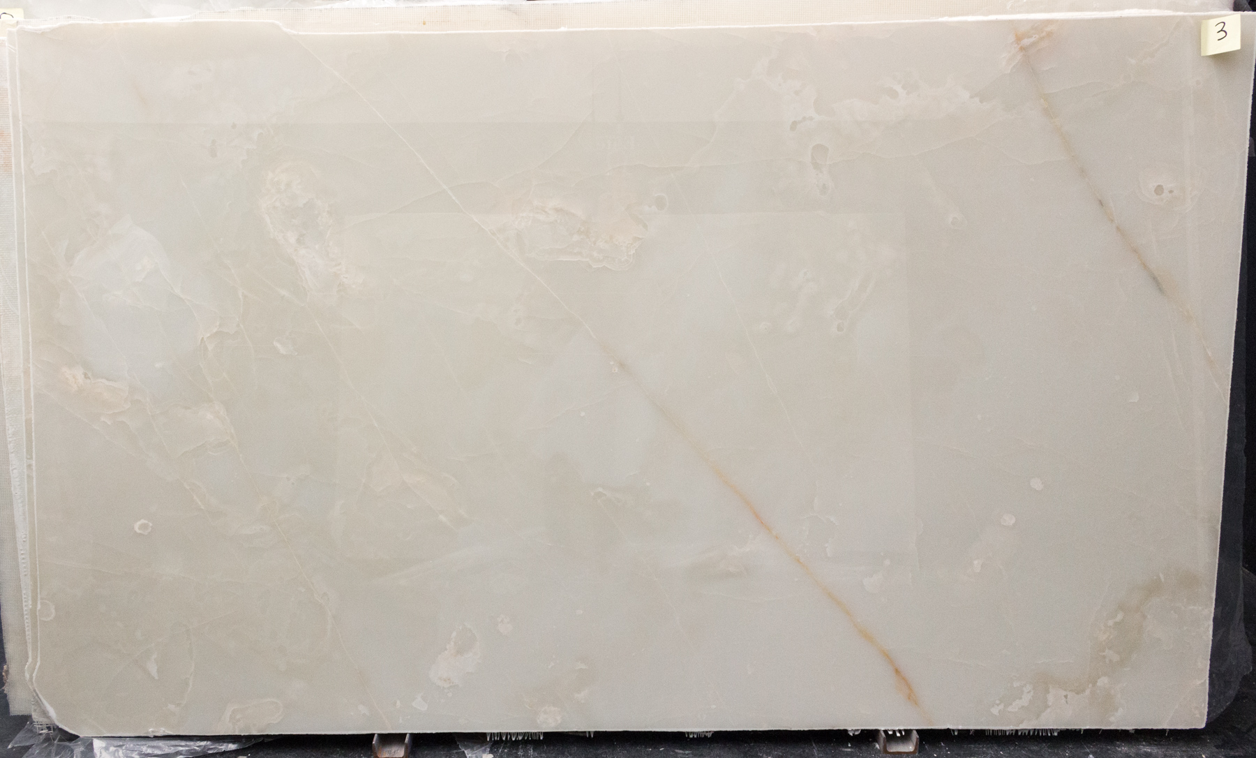 WHITE ONYX