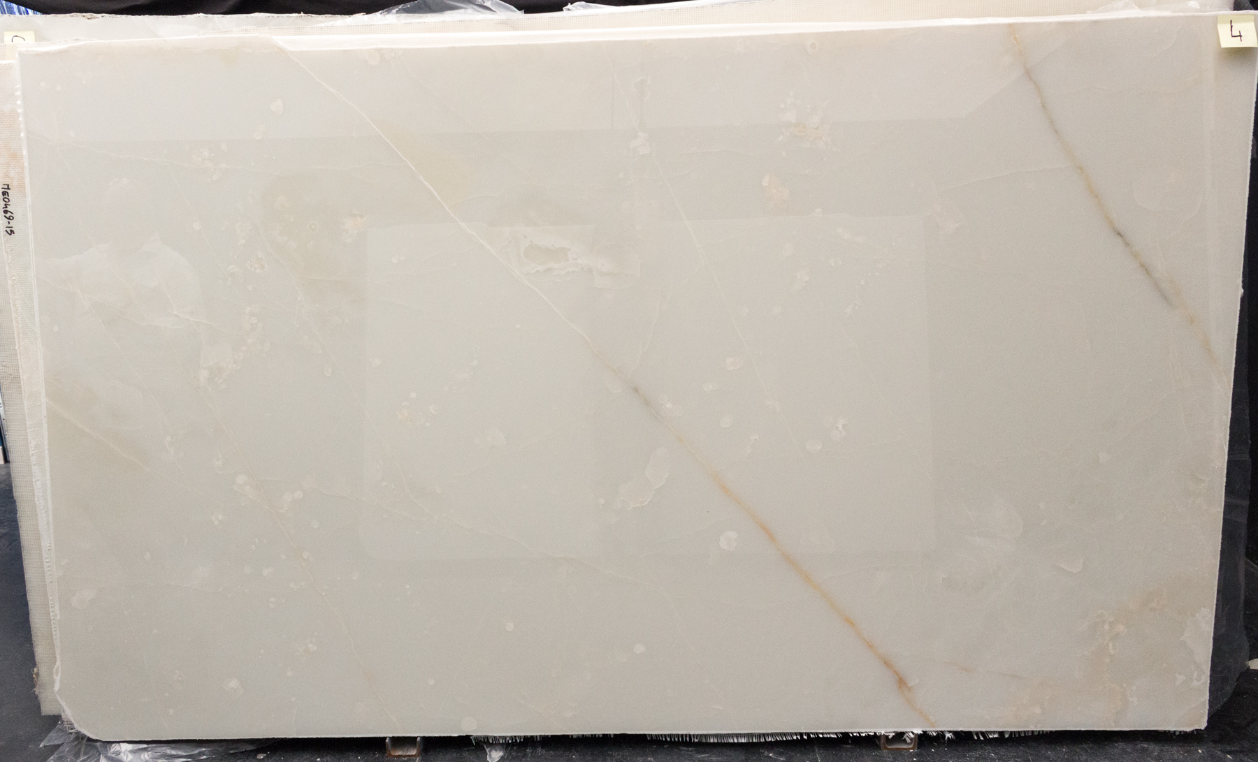WHITE ONYX