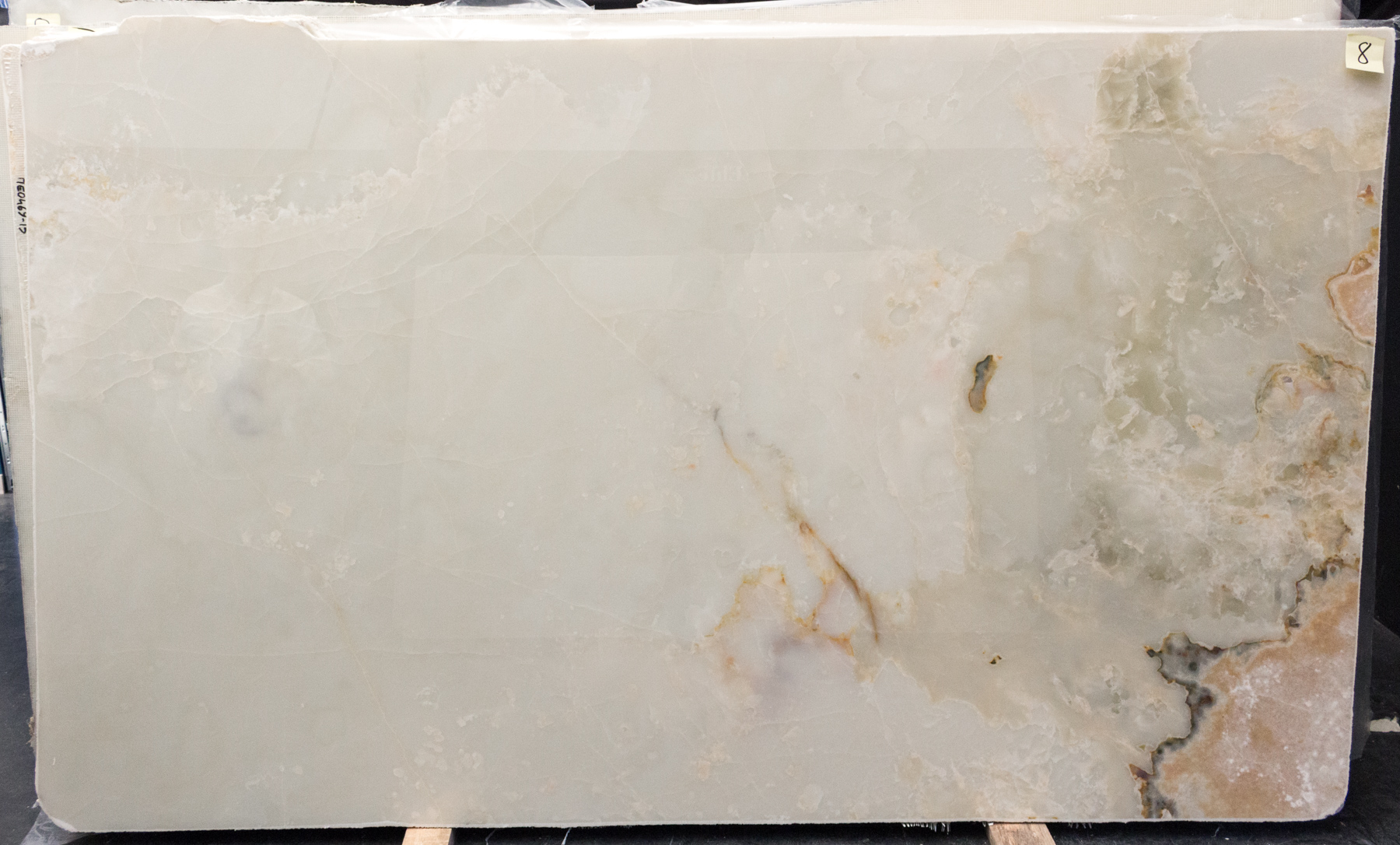 WHITE ONYX
