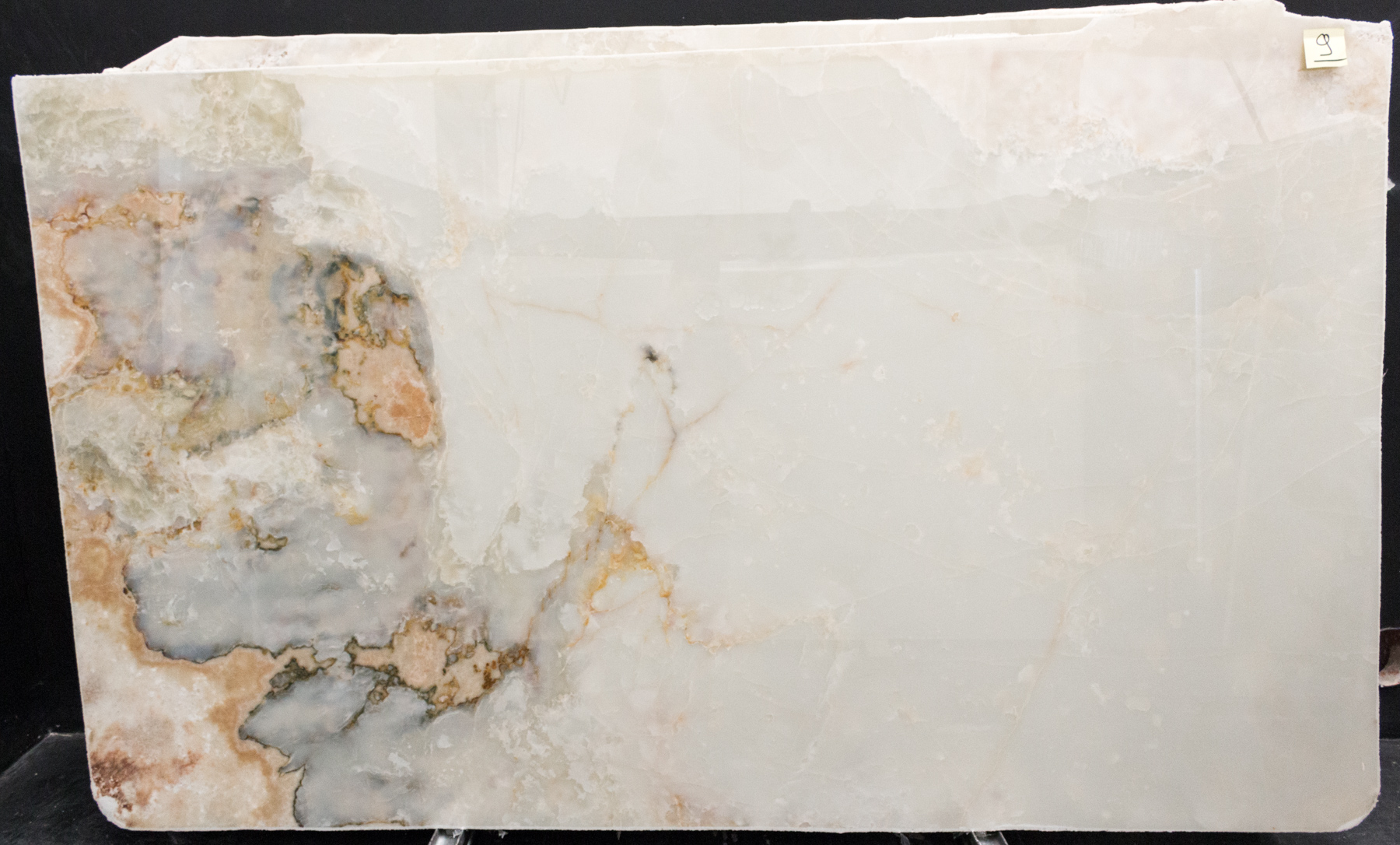 WHITE ONYX