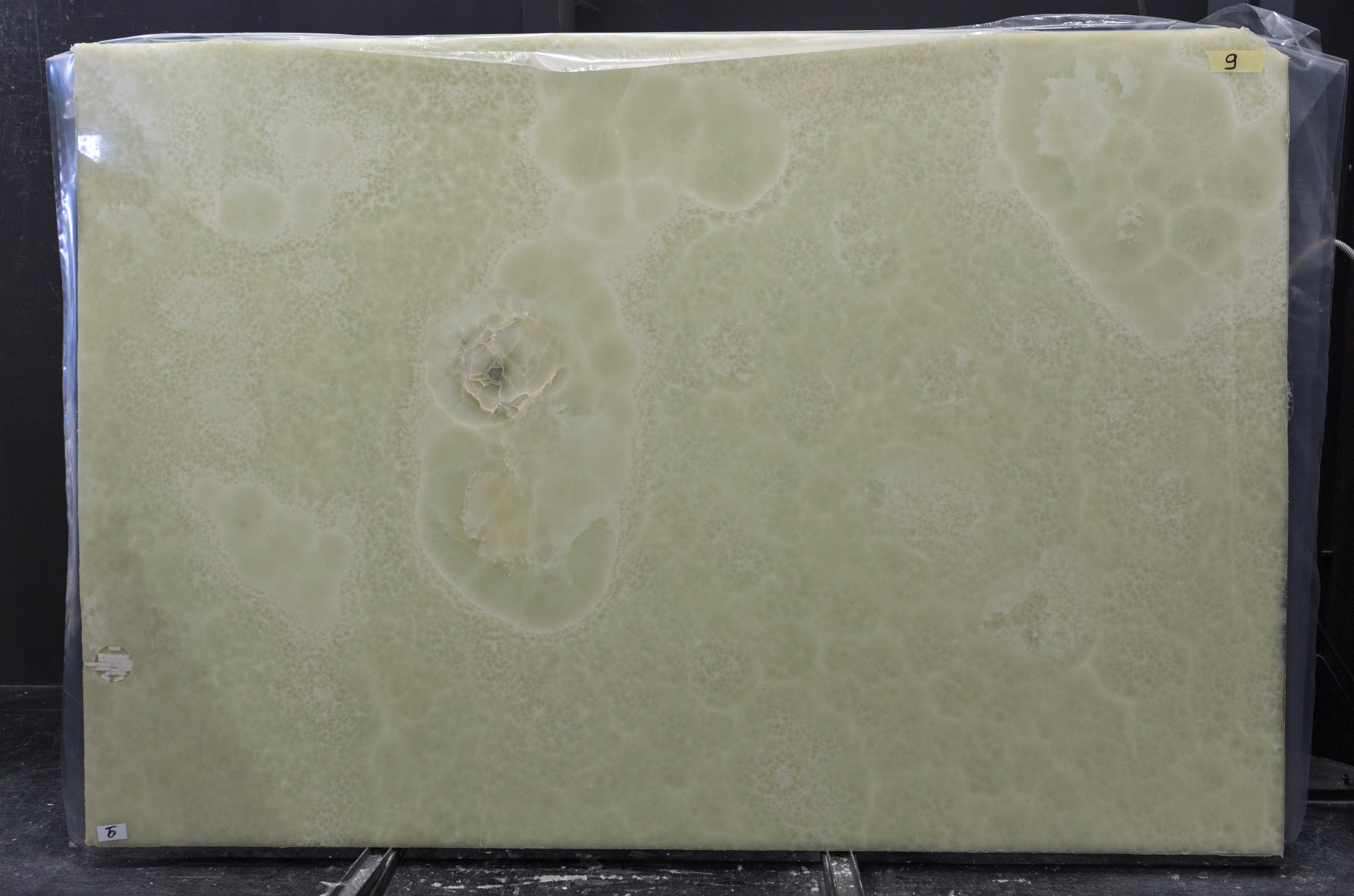 LIGHT GREEN ONYX