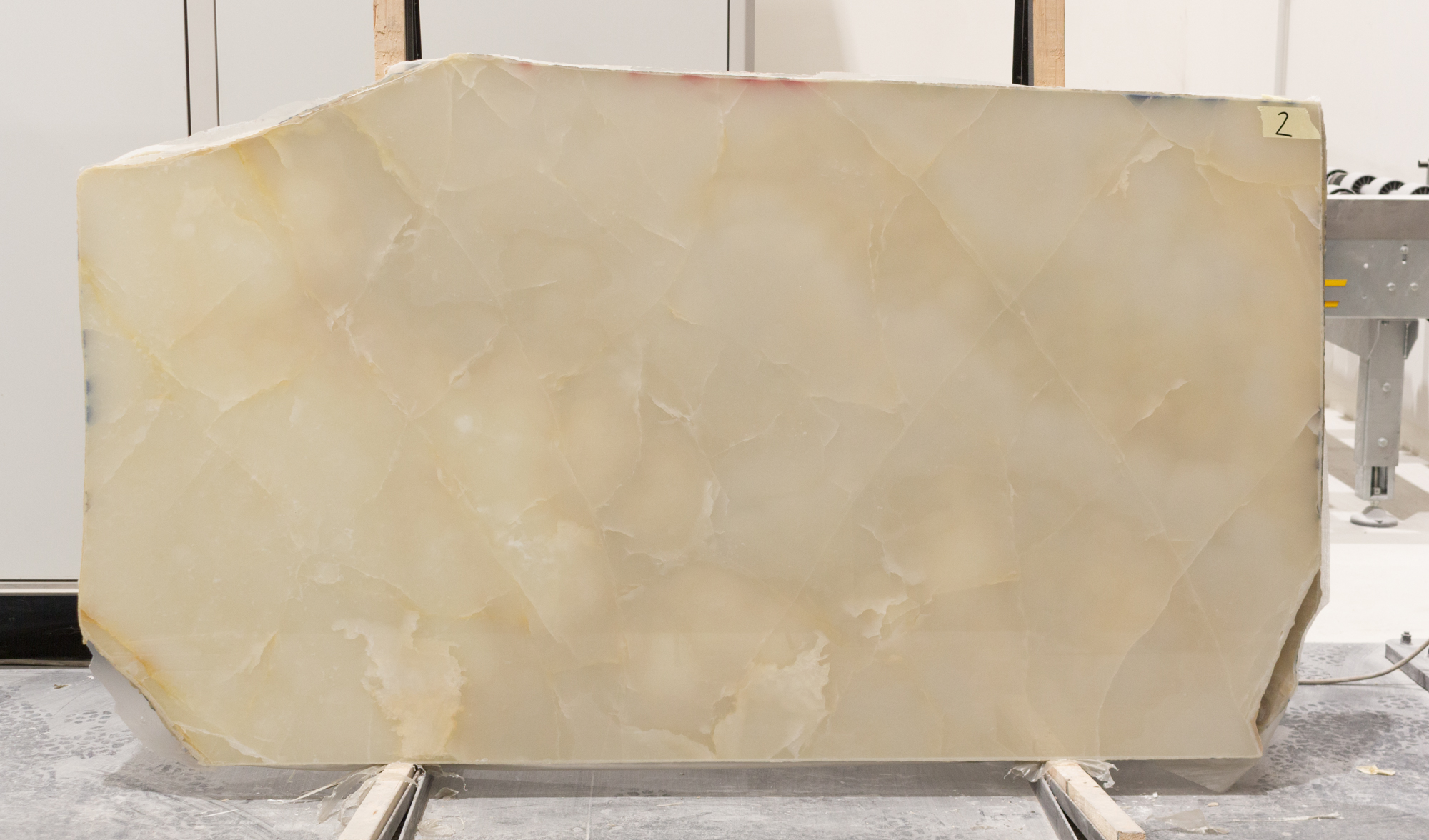 WHITE ONYX