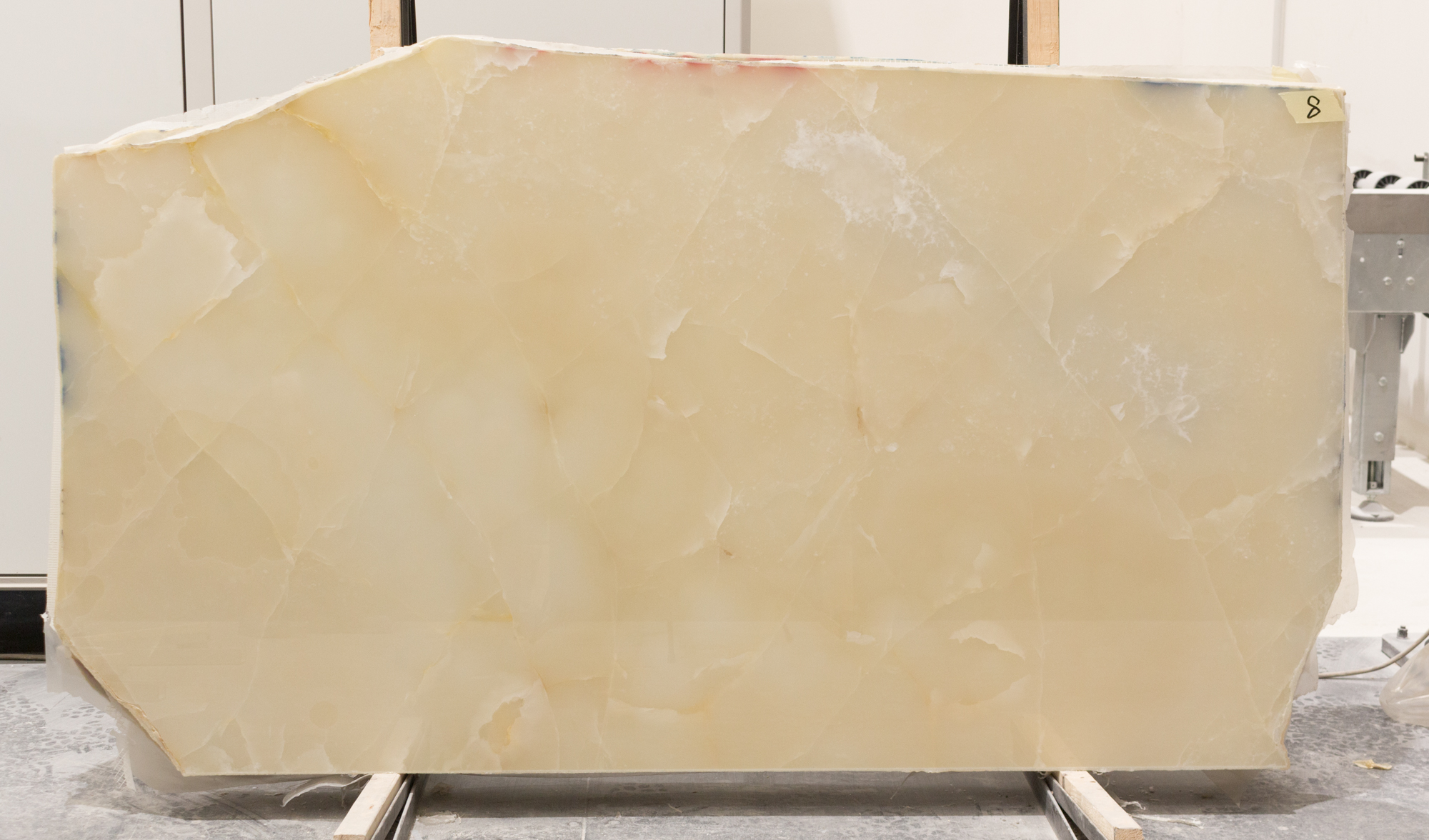 WHITE ONYX