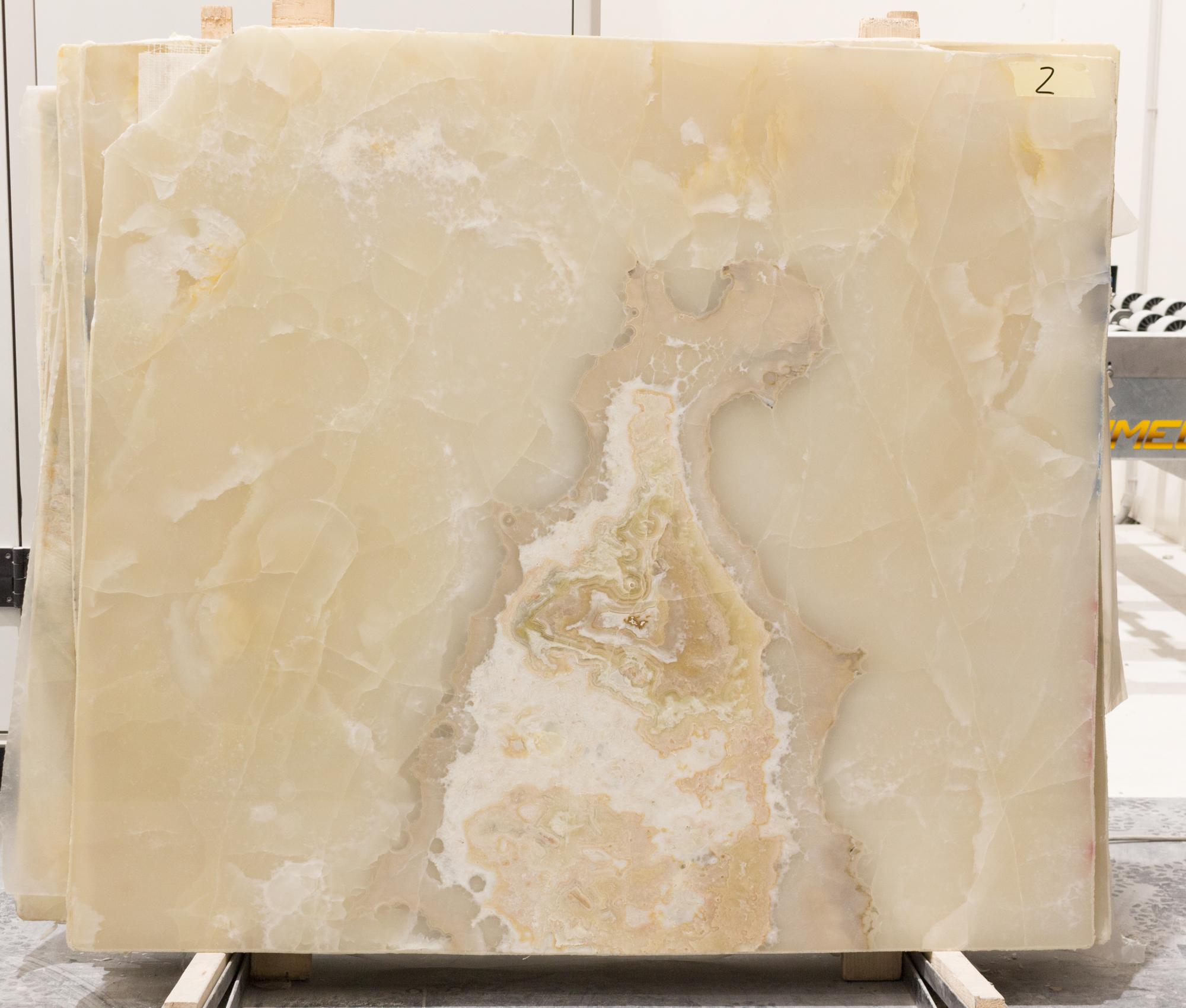 WHITE ONYX