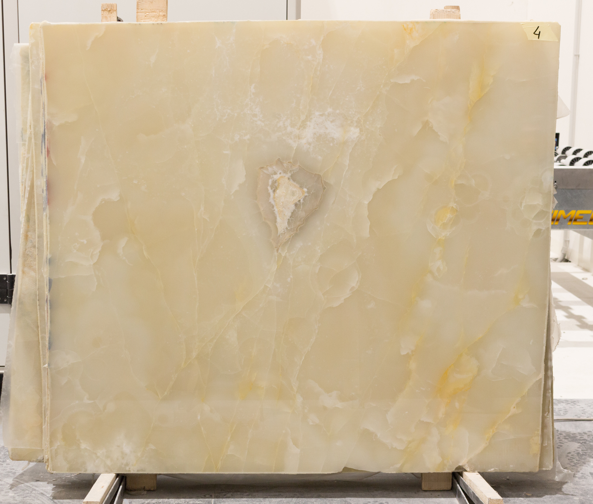 WHITE ONYX