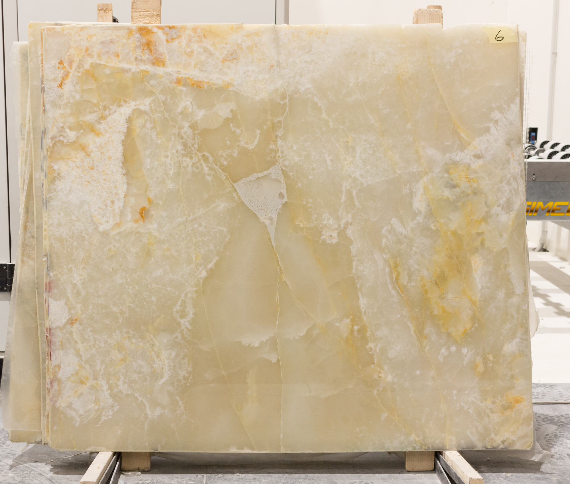 WHITE ONYX