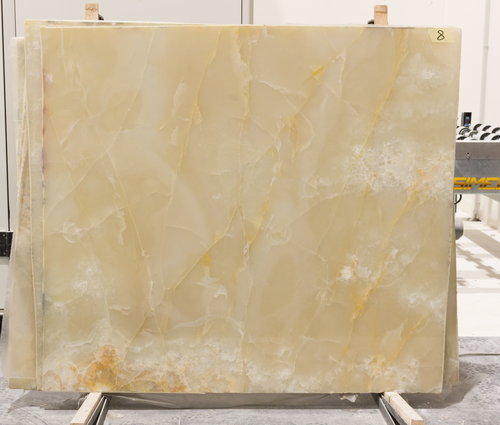 WHITE ONYX