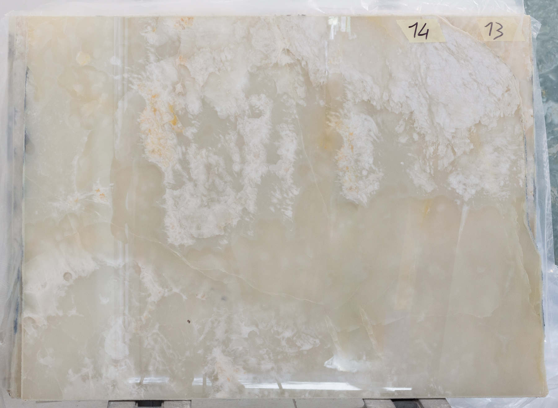 WHITE ONYX