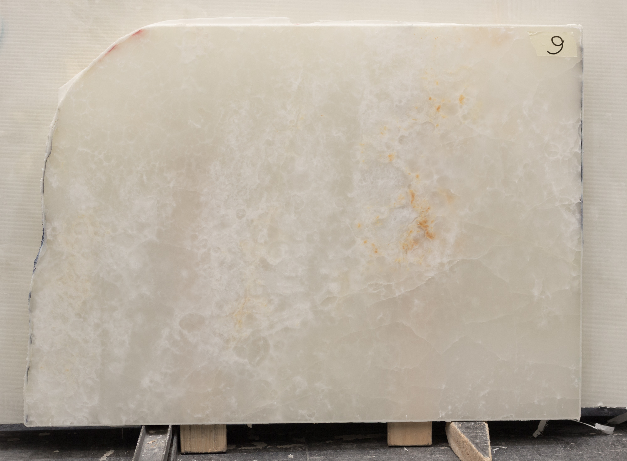 WHITE ONYX