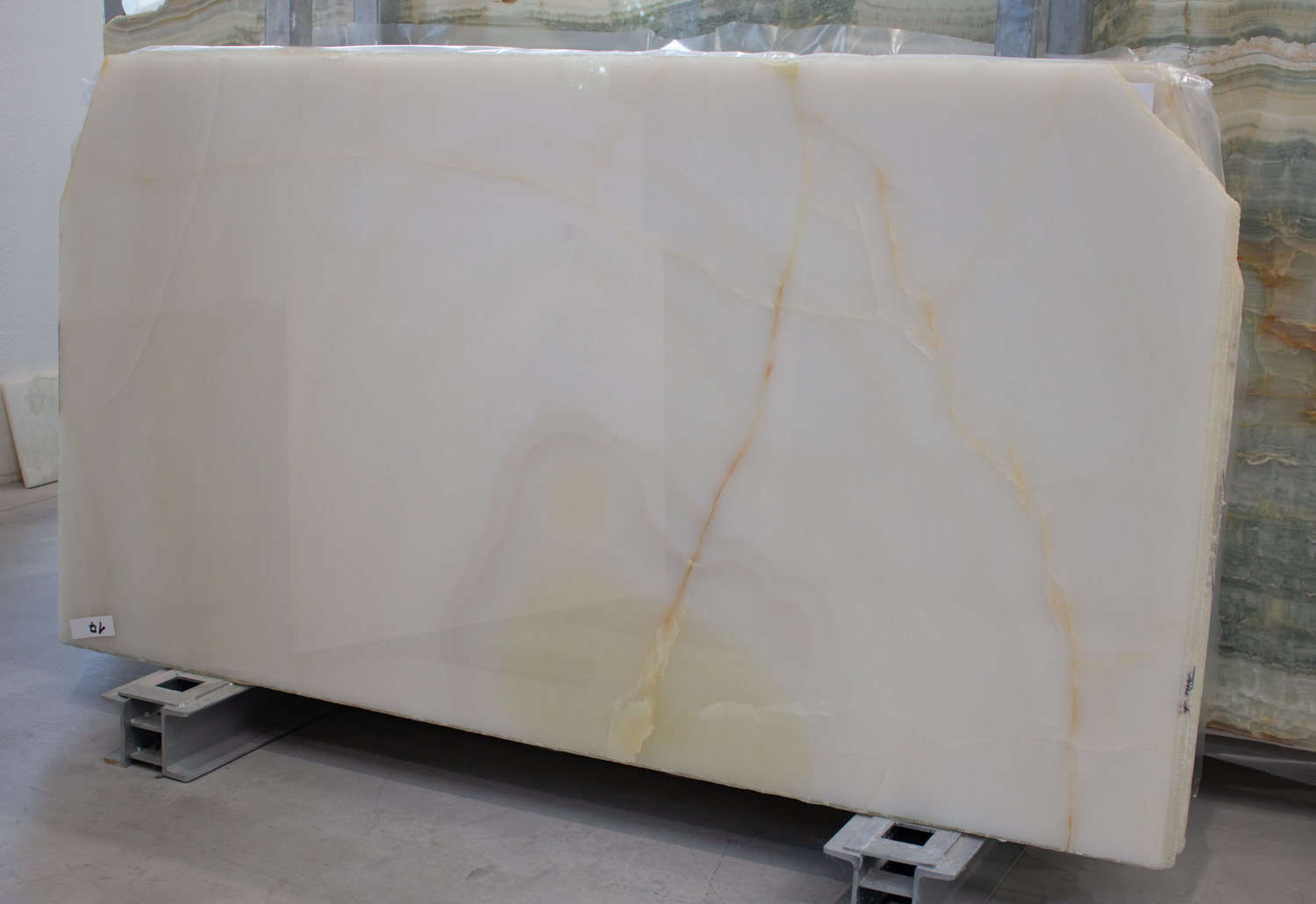 WHITE ONYX