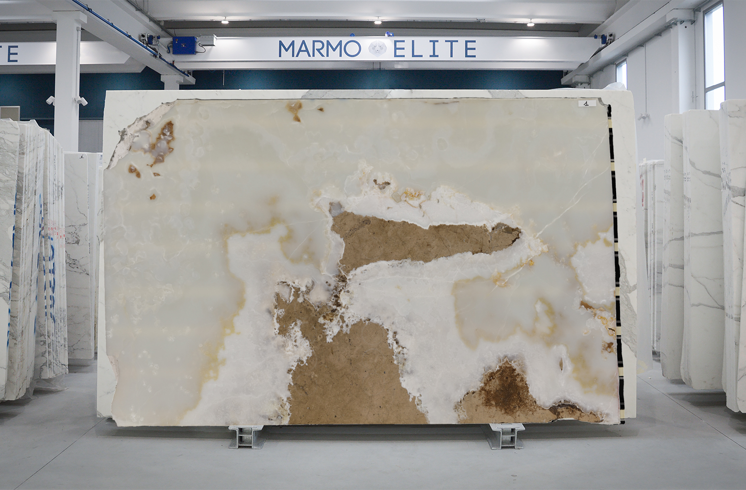 WHITE ONYX
