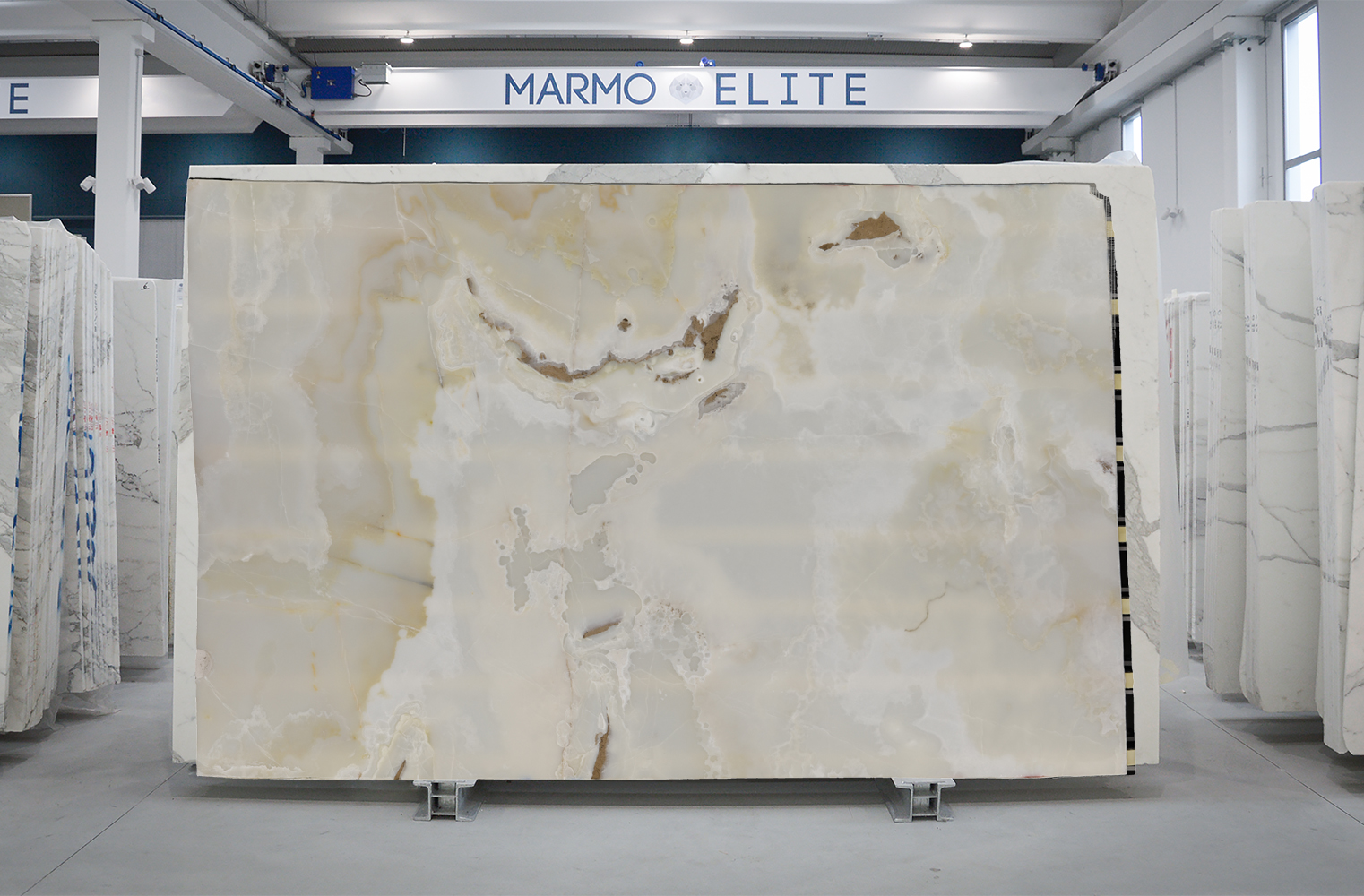 WHITE ONYX
