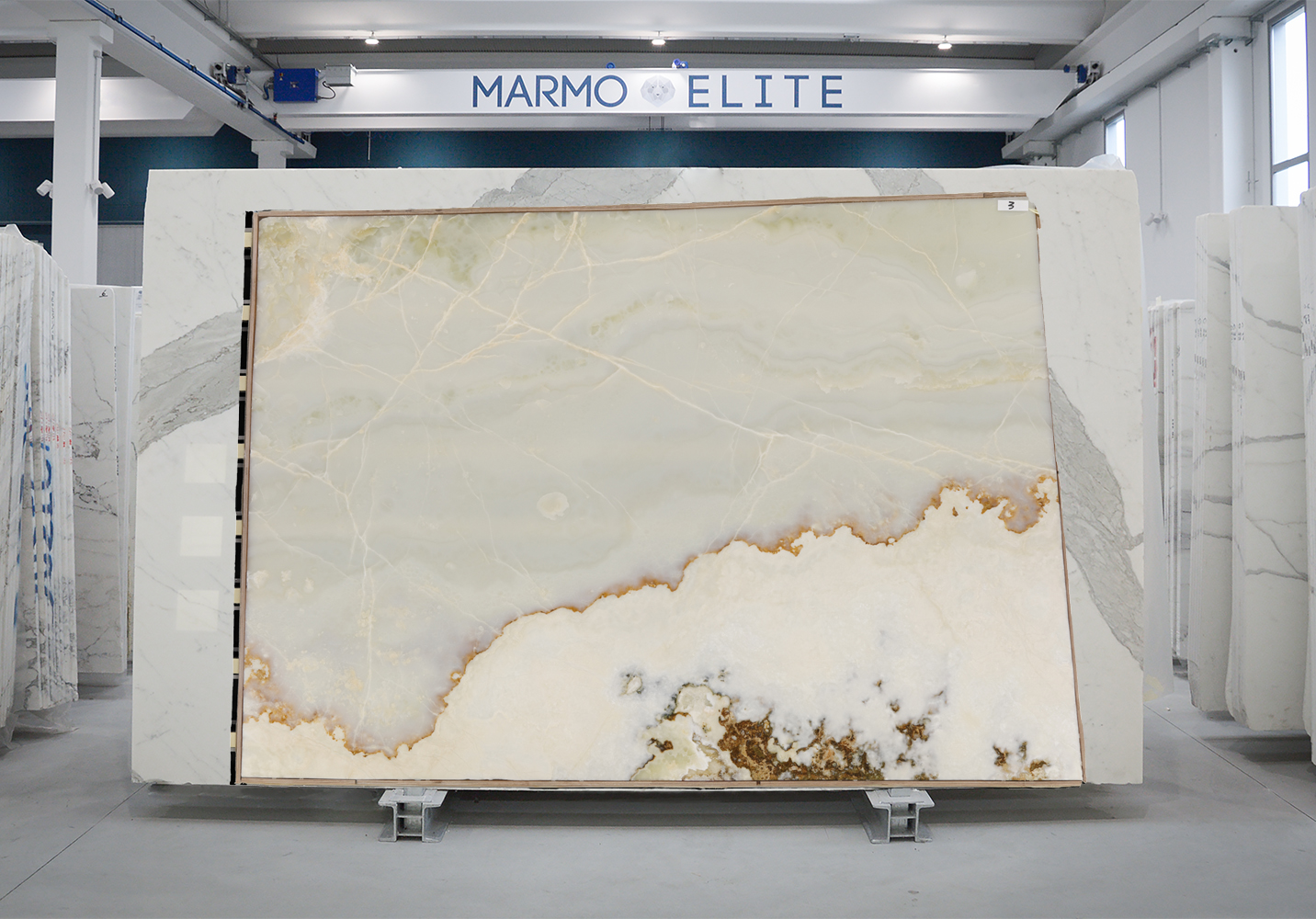 WHITE ONYX