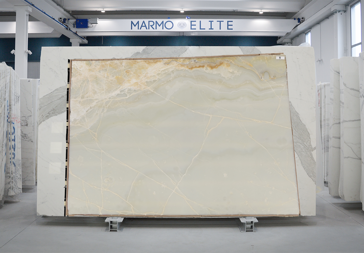 WHITE ONYX