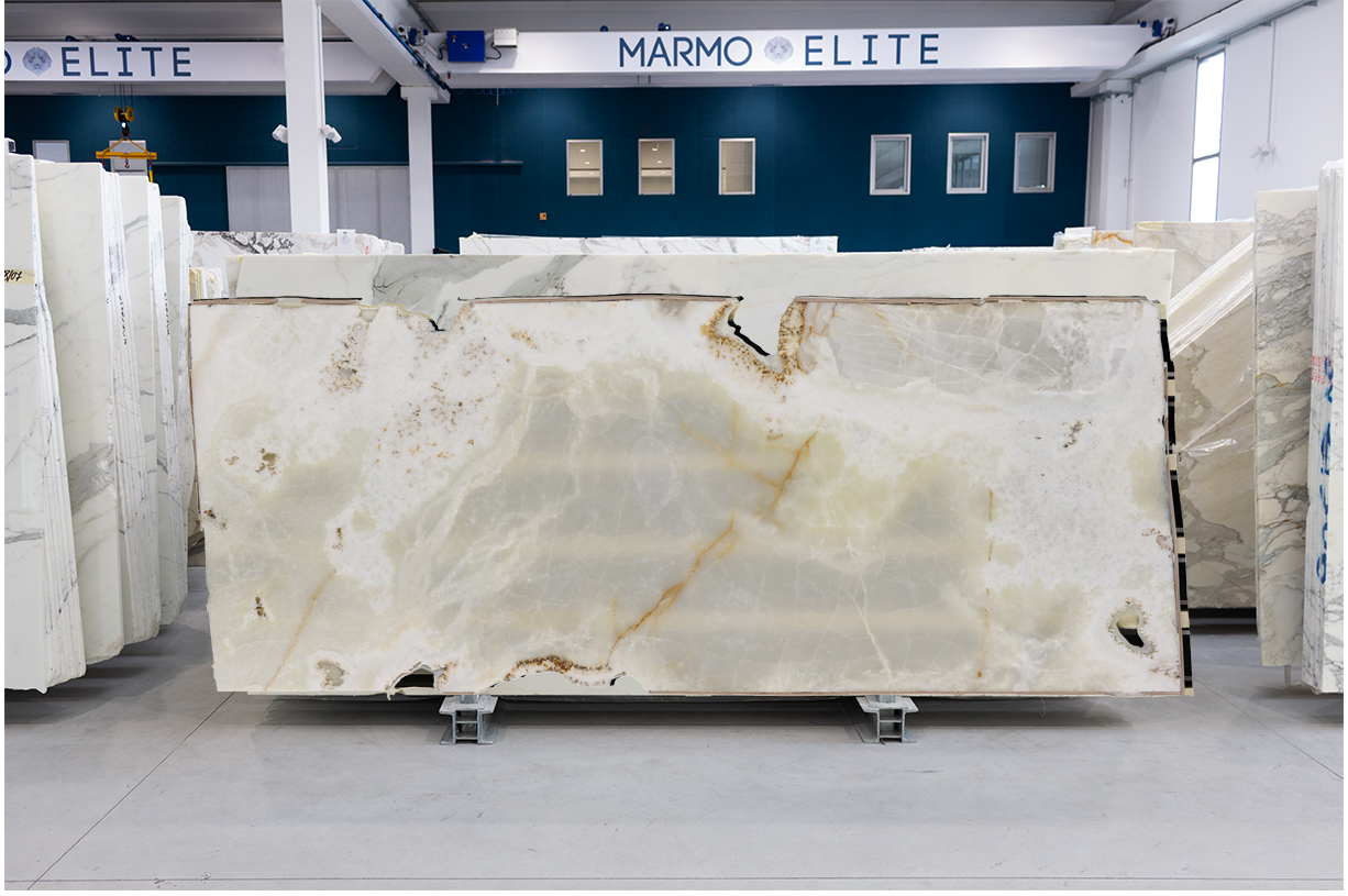 WHITE ONYX