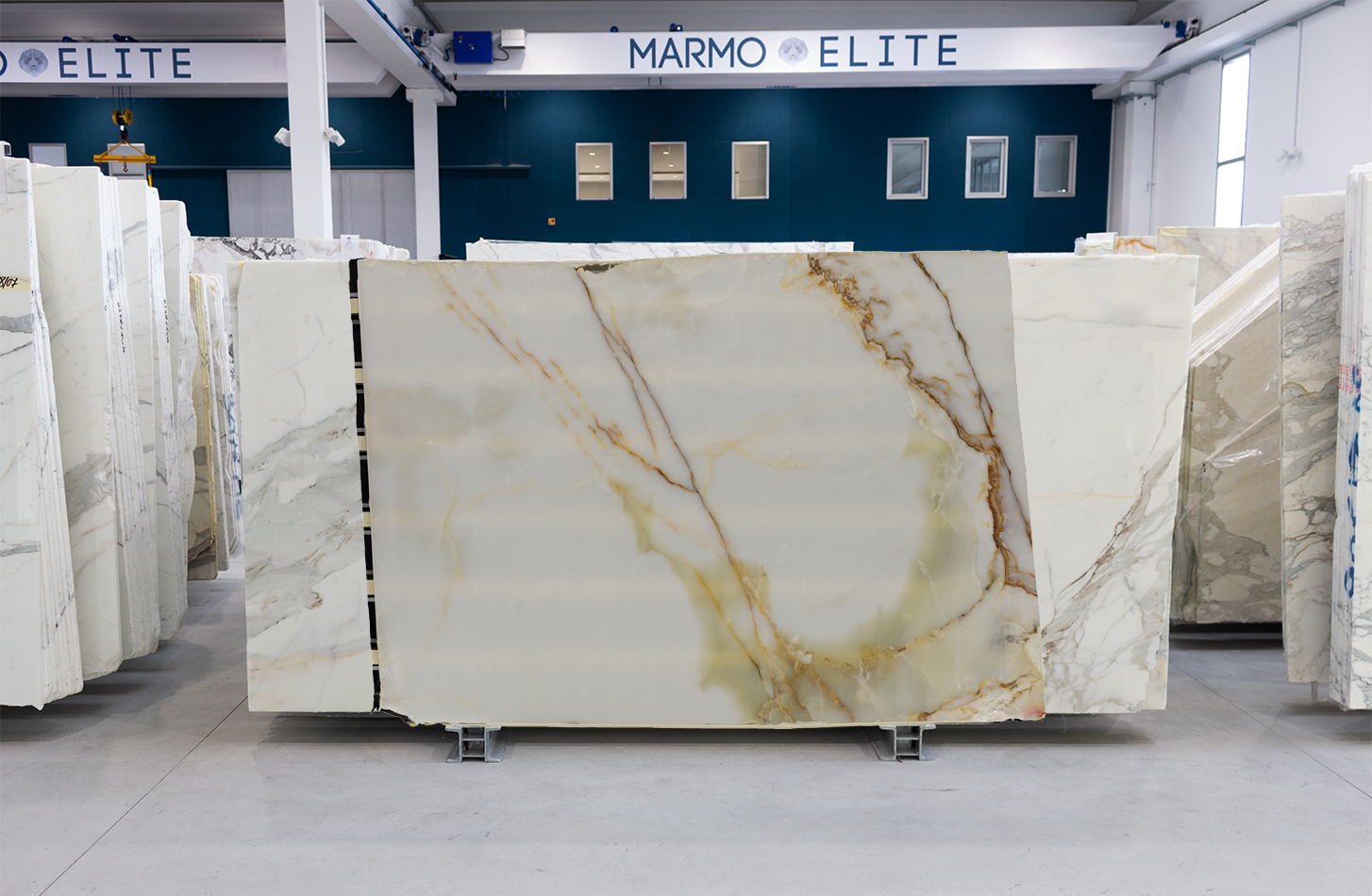 WHITE ONYX