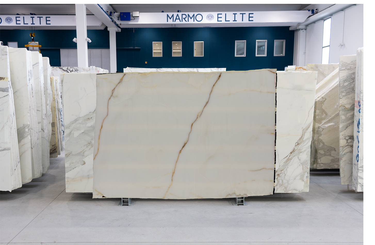 WHITE ONYX