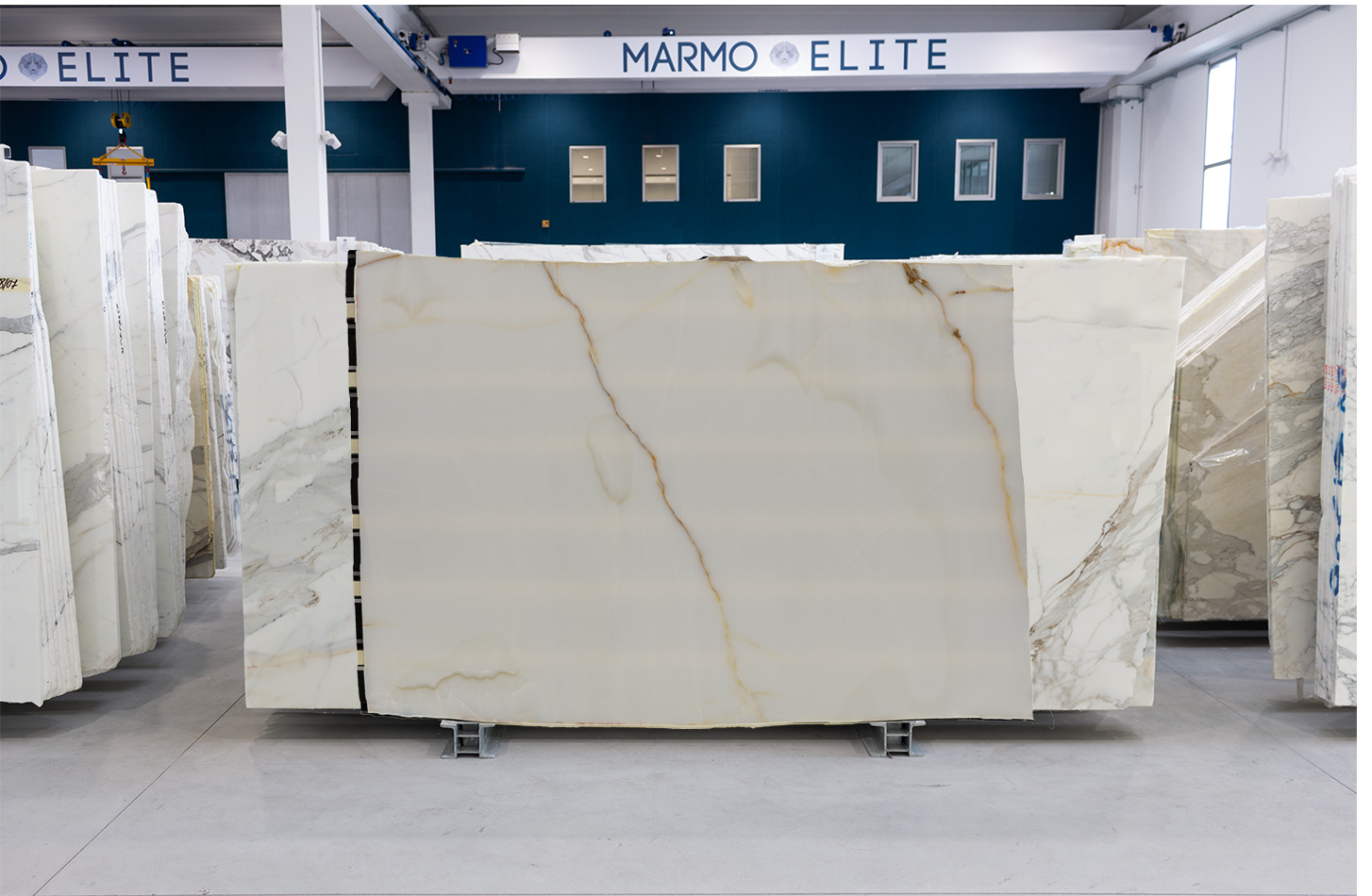 WHITE ONYX