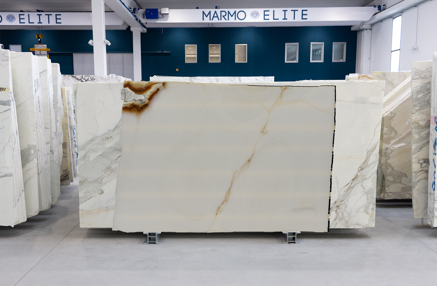 WHITE ONYX