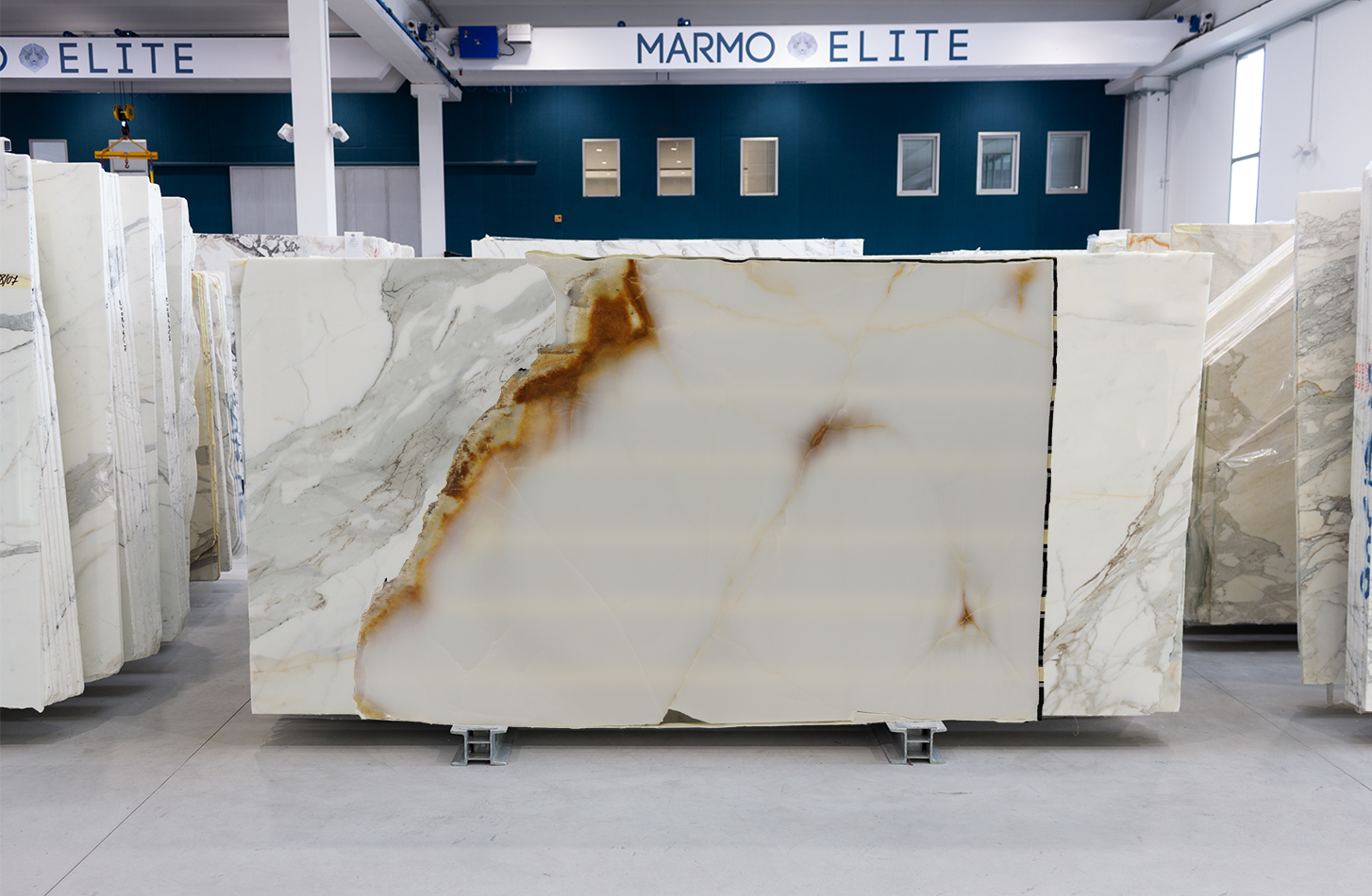 WHITE ONYX