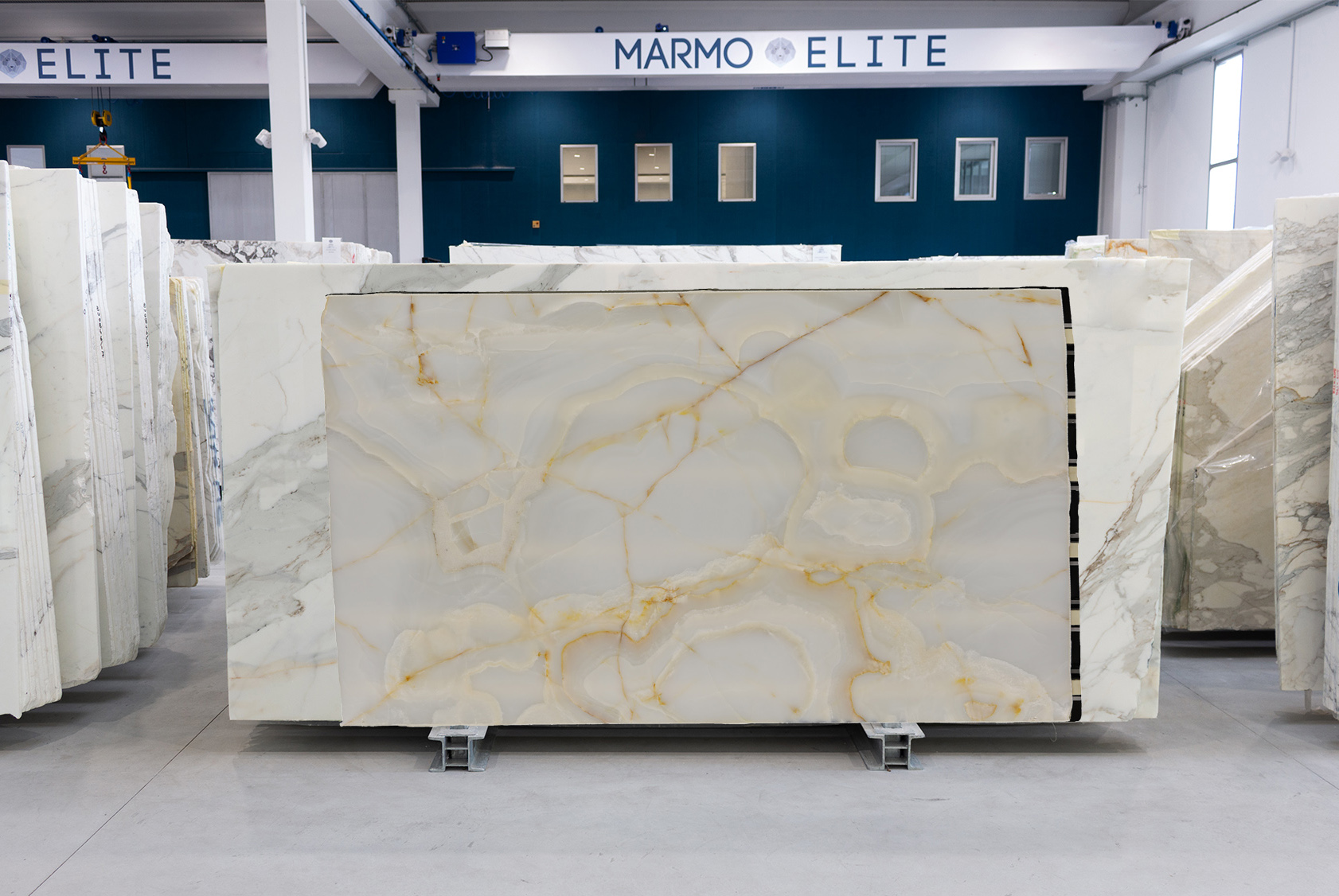 WHITE ONYX