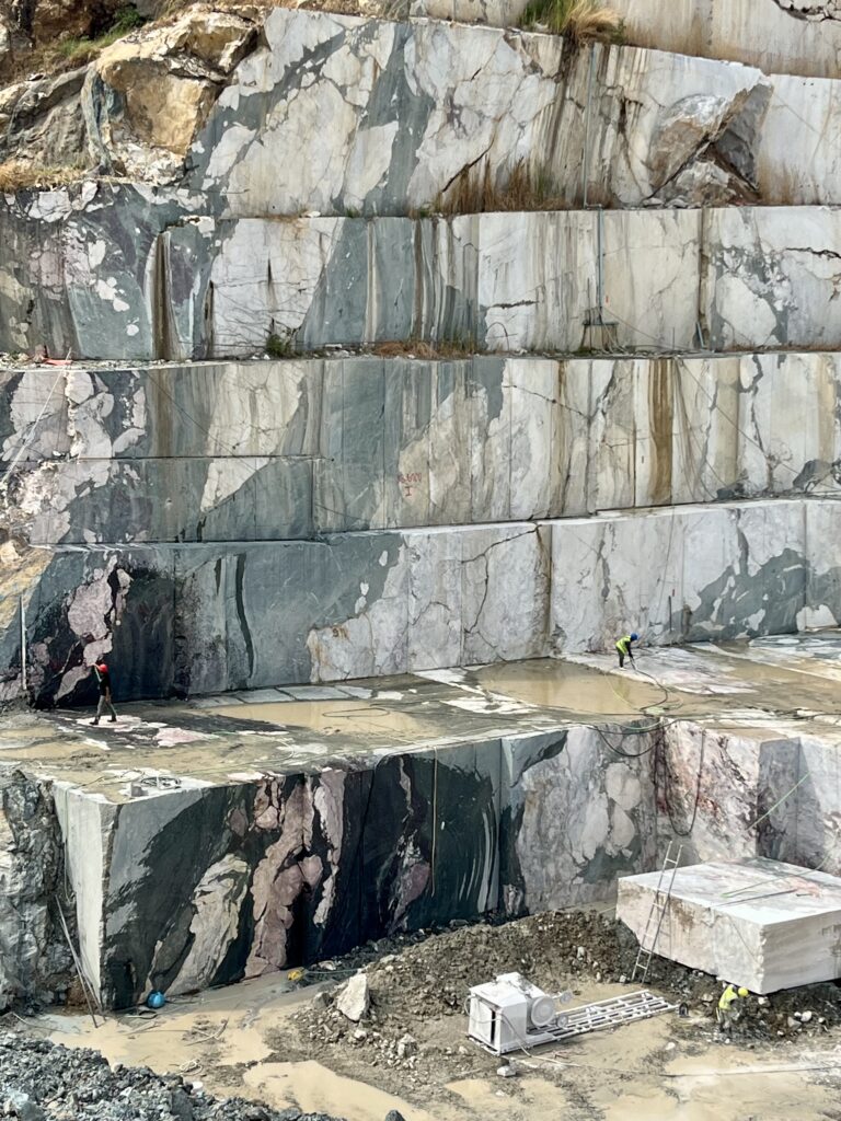 cava di new four season